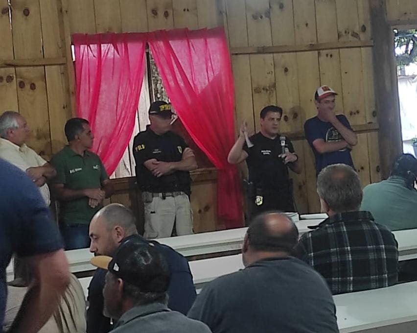 Operação Rodeio 2026 orienta comerciantes e reforça proibição de venda de álcool a menores no Rodeio de Vacaria.